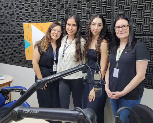 Acad�micas de Medicina realizam projeto de extens�o �Sa�de em Pauta� na Univ�s FM